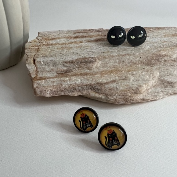 Classic Round Cat Stud Earrings - Stylish Boho Cat Lover Stud Earrings - Picture 6 of 11